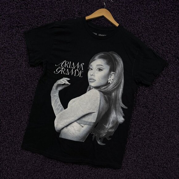 Ariana Grande Positions Cover T-shirt size medium - Picture 3 of 4